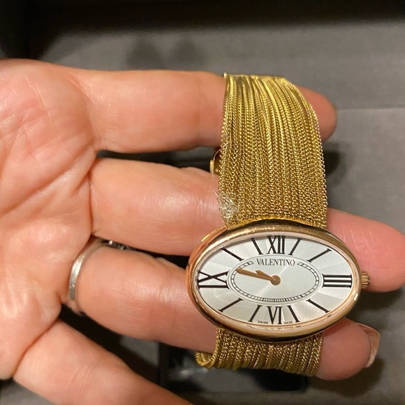 Woman’s Watch - Picture 2 of 14